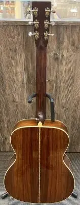 Martin Guitars - 000-28 v18 Acoustic Guitar w/ Case 2